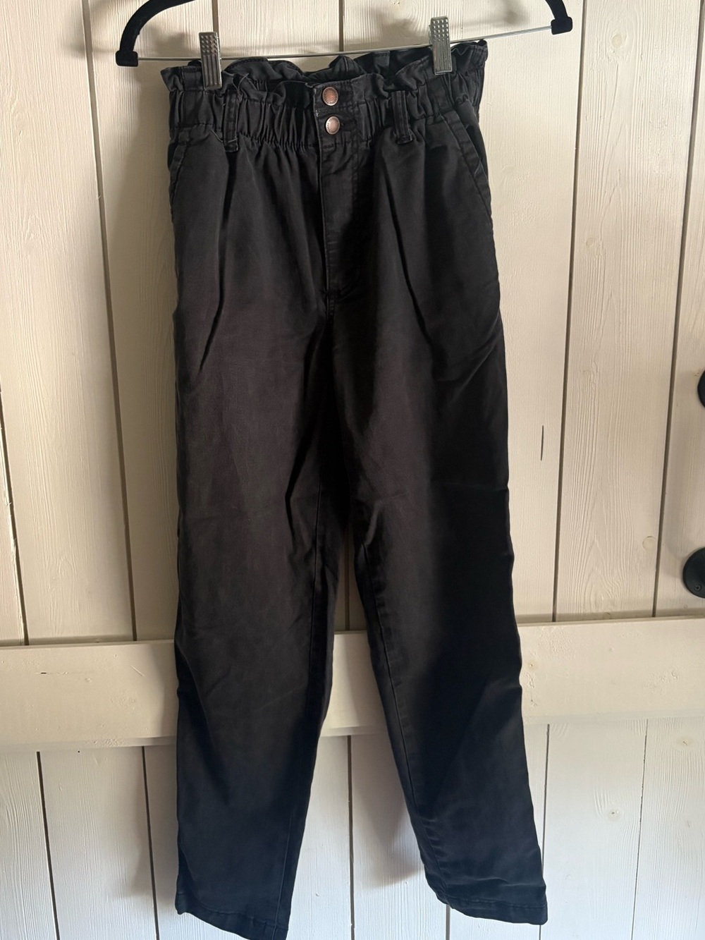 Universal Thread distressed black pants 00